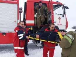 Врачей к пациенту доставили пожарники
