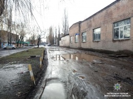 Патрульные потребовали от Сенкевича восстановления дороги на Новозаводской