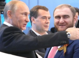 «Медведев - следующий»: Путин мог посадить Арашуковых, чтобы поправить свой рекордно низкий рейтинг
