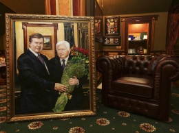Дворцы Пшонки и Януковича через 5 лет: украли все, даже унитаз, фото