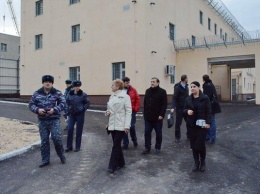 Омбудсмен и общественники проверили условия содержания заключенных в колонии №1