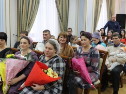 Президент присвоил звание «Мать-героиня» 19 женщинам Николаевщины