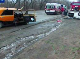 В страшной аварии в Запорожье погибли люди - подробности