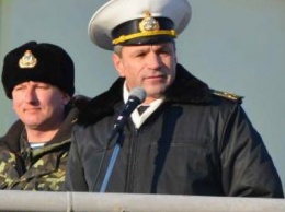 Командующий ВМС о Керченском мосте: да кому нужен? Он и так завалится через несколько лет