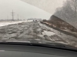 «Я думал, что попал в ад». Харьковские водители жалуются на состояние дорог (фото)