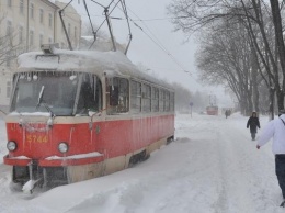 В Магнитогорске школьницу высадили из трамвая на мороз из-за рваной купюры
