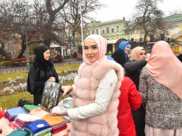 На Дерибасовской примеряли хиджабы (фото)