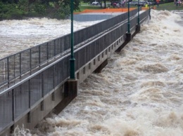 В Австралии наводнение, эвакуировали несколько тысяч человек