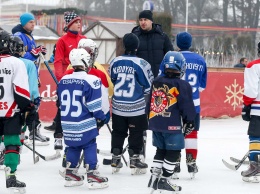 Легенды украинского хоккея провели мастер-класс для воспитанников ДЮСШ в Киеве
