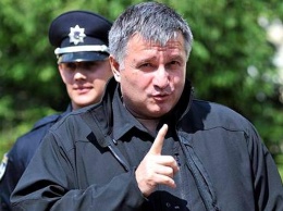 Аваков пообещал разобраться в законности увольнения Аласании