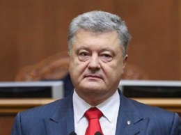 Порошенко вошел в ЦИК через черный ход, чтобы не встречаться с активистами