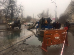 Потоп на Люстдорфской продолжается: "Инфоксводоканал" подумывает прекратить водоснабжение половины Одессы