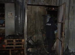 Ночью в Бориспольском районе выгорел супермаркет и 12 квартир (фото, видео)
