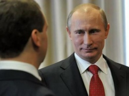 «Авгиевы конюшни»: Пока Путин выгребал мусор, Медведев решил развивать высокие технологии