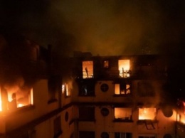 В элитном районе Парижа горит дом: погибли жильцы и пострадали пожарные
