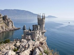 «Отдых на грани»: Из-за полной изоляции «вернувшийся в родную гавань» Крым лишится туристов