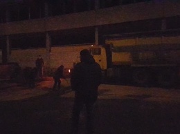 Под Запорожьем на дорогу высыпалось несколько тонн зерна (ФОТО, ВИДЕО)