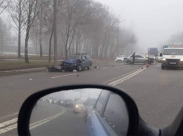 В Днепре на Космической столкнулись две легковушки