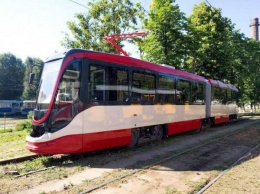 Днепровский завод отгрузил первый трамвай в Египет (ВИДЕО)