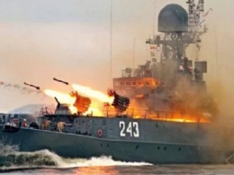 Военные корабли РФ стреляют в Черном море: что случилось