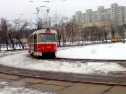 В Киеве из-за снегопада заблокировано движение общественного транспорта: список маршрутов