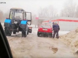 На Днепропертовщине водители снеугобурочной техники продают бенизн таксистам