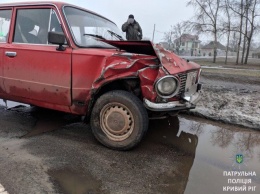 В Кривом Роге на Днепршоссе в результате ДТП помялись две легковушки