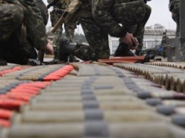 Командование ВСУ массово списывает украденные боеприпасы на боевые действия в Донбассе