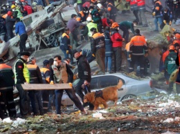 Число жертв обрушения дома в Стамбуле возросло до одинадцати