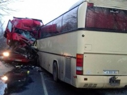 В Черниговской области автобус рейсом Тирасполь-Москва столкнулся с фурой