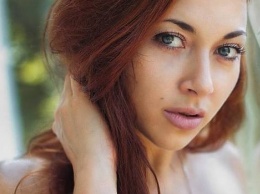 Все лицо в шрамах: популярная российская певица жестко поплатилась за «уколы красоты»