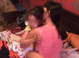 Родители, которые насиловали 4 -летнюю малышку, сдали своего «продюссера»