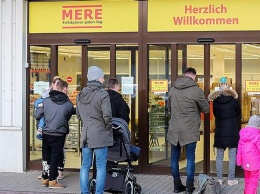 "Небывалый ажиотаж": немцы за пять дней смели весь товар из нового российского магазина