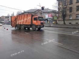 В Запорожской области мусоровоз столкнулся с легковушкой (ФОТО)