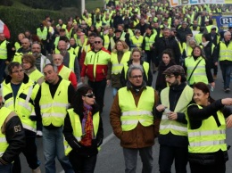 В Париже во время демонстрации "желтых жилетов" протестующий лишился кисти