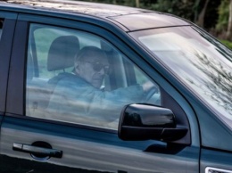 Супруг королевы Великобритании принц Филипп в 97 лет добровольно отказался от водительских прав