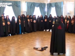 В Москве ведьмы собирались на шабаш, чтобы поднять рекордно низкий рейтинг Путина