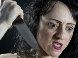 В Днепре жена трижды ударила мужа ножом во время ссоры