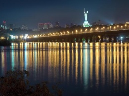 В Киеве почти на две недели ограничат движение на мосту Патона