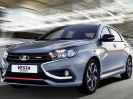 «Конкуренты дешевле?»: Блогер сравнил LADA Vesta Sport с иномаркой