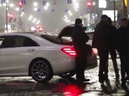 У ресторана в центре Киева пьяный мужчина стрелял из ружья (ВИДЕО)