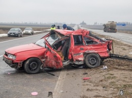 В Днепропетровской области грузовик протаранил легковушку, есть жертвы