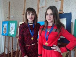 Два подростка из Харьковской области заочно покорили Париж (фото)