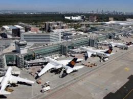 Пример для МАУ: аэропорты Будапешта и Таллинна проявили уважение к украинским законам