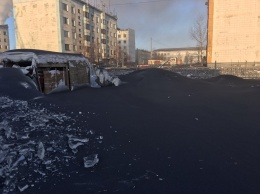 В России выпал черный снег: "Это кара небес"