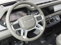 В сети показали салон нового Land Rover Defender