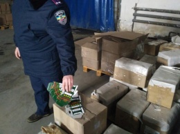 Под Киевом разоблачили подпольный цех по производству сигарет