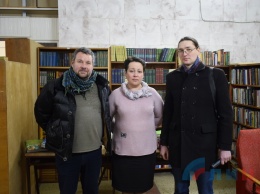 Перро, Кинг и другие: в «ЛНР» пророссийский пропагандист передал 1000 книг в местные тюрьмы