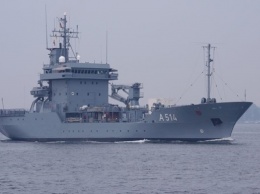 Корабль противоминной группы НАТО направляется в Черное море