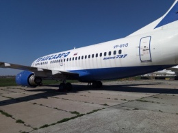 Boeing 737 российской авиакомпании-банкрота продали за долги аэропорту Жуляны